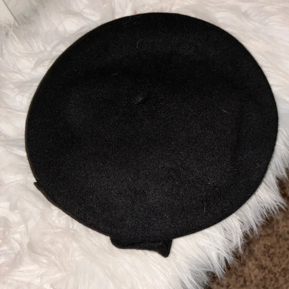 NEW! Forbusite 100%‎ Wool Beret Hat NWT Black Bow Knit Band.